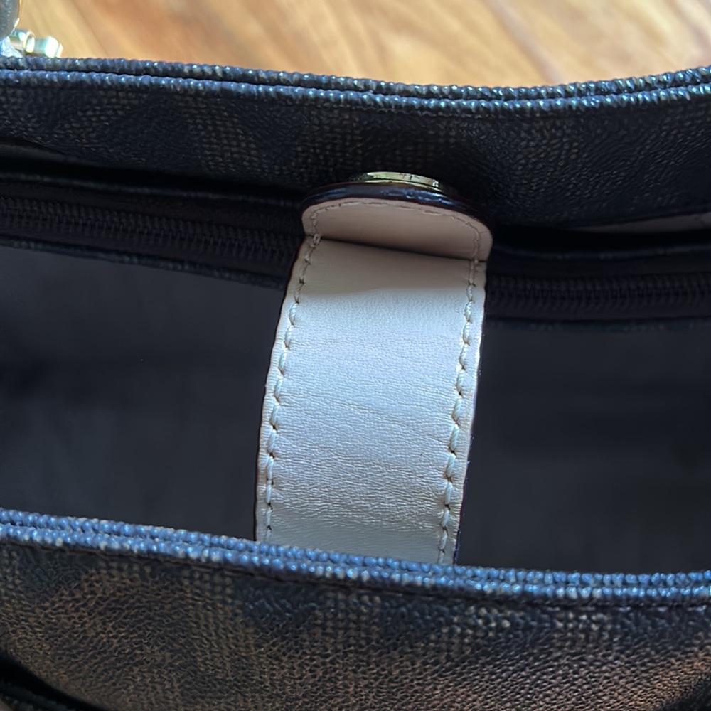 Michael Kors purse - Picture 8 of 16